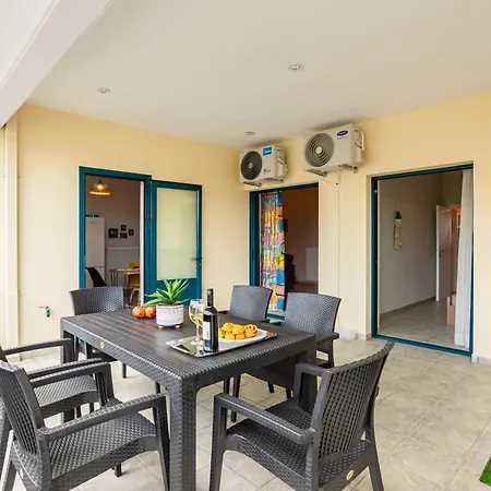 Jason City Escape - Cozy Urban Gem Kalamata Exterior photo
