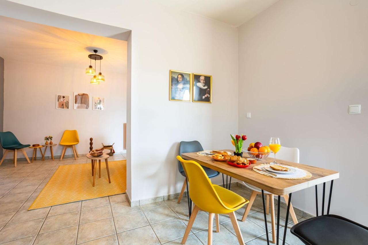 Jason Escape - Cozy Urban Gem Holiday home Kalamata